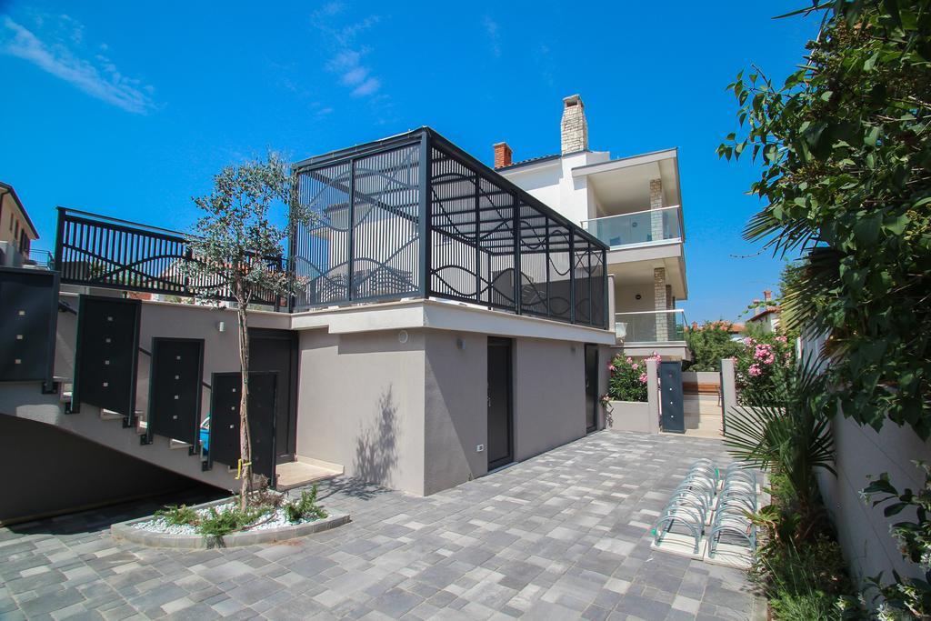 Apartments Villa Rivarella Novigrad  Room photo